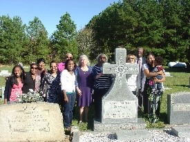 2011: Nancy Merriman and Cynthia Porcher of the Watts family contact the Brewers, including Beatryce Nivens, with Emiline's obituary.